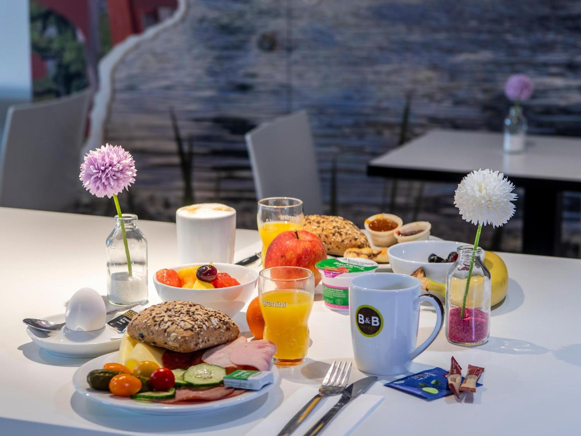 B&B Hotel Muenchen-Messe Aschheim Bagian luar foto