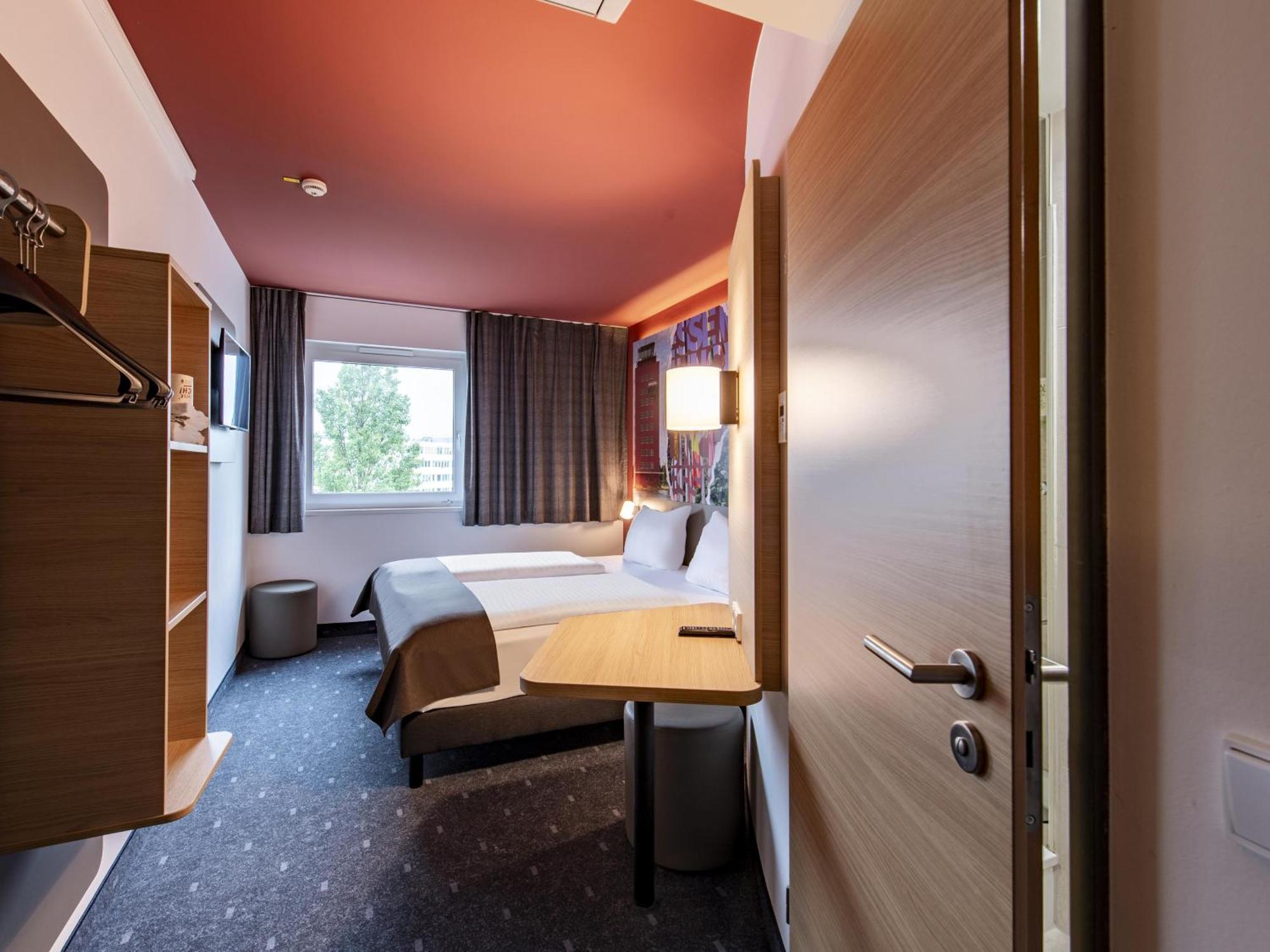 B&B Hotel Muenchen-Messe Aschheim Bagian luar foto
